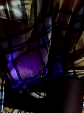 BOOBQUEEN25 online show from April 15, 7:37 am