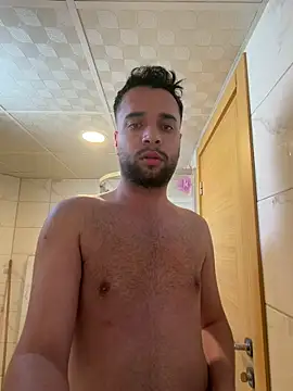 Arin21201 online show from April 2, 11:41 am