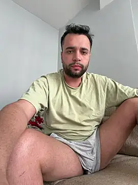 Arin21201 online show from April 9, 11:15 am