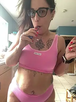 IvyBelleMilf online show from April 14, 11:49 am