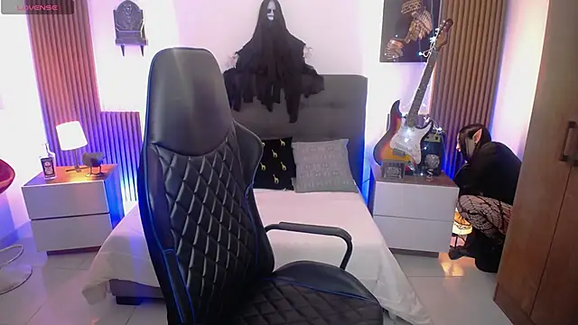 Nyxnocturne online show from March 31, 12:05 pm