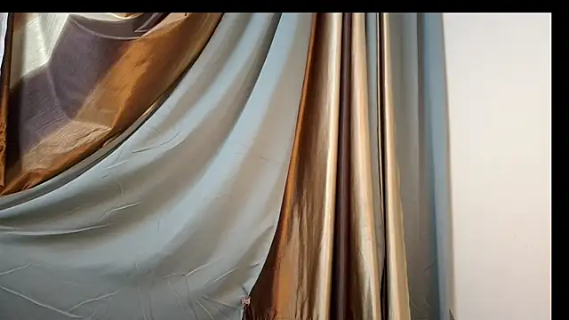Snapshot of AvanYa_1 chatting on May 8, 7:52 pm AvanYa 1 online show from May 8, 7:52 pm