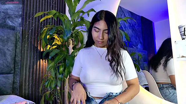 Amaia aa  online show from April 15, 7:43 pm