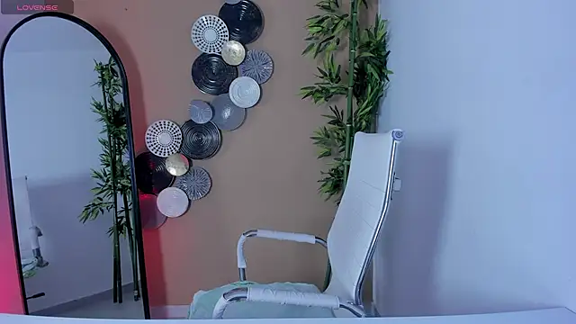 crystal arlette  online show from April 15, 4:58 pm