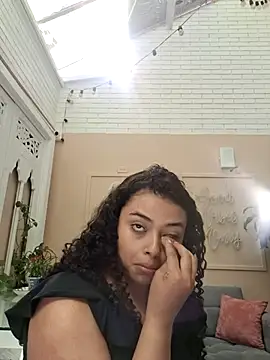 scarlett  2 online show from April 8, 8:09 pm