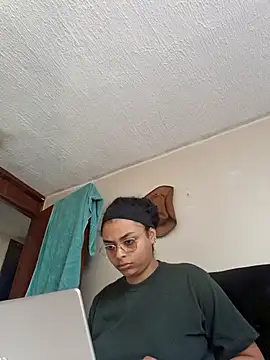 scarlett  2 online show from April 18, 3:16 pm