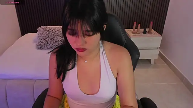 MILLYEVANS1 online show from April 11, 3:11 am