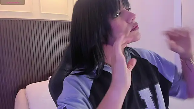 MILLYEVANS1 online show from April 30, 3:02 am