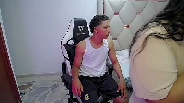 Exotic big  online show from April 5, 3:26 am