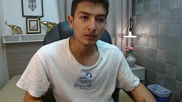 CaballeroNocturno  online show from April 6, 2:09 am