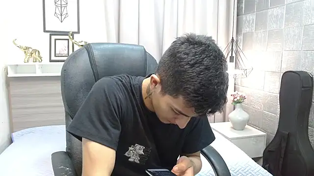 CaballeroNocturno  online show from April 8, 3:17 am