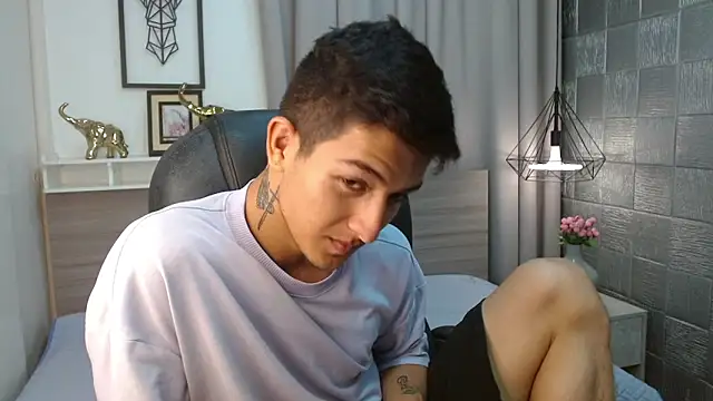 CaballeroNocturno  online show from April 11, 2:05 am