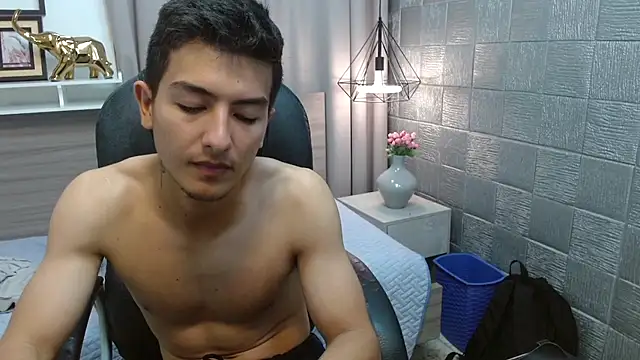 CaballeroNocturno  online show from April 12, 4:50 am