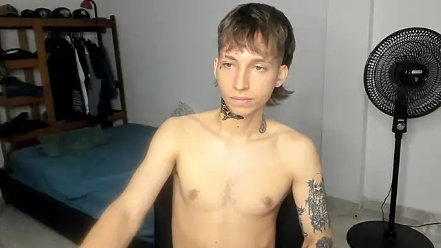 xam winn online show from April 16, 9:39 pm