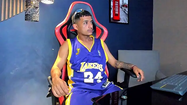 TurnerStar online show from April 1, 12:06 pm