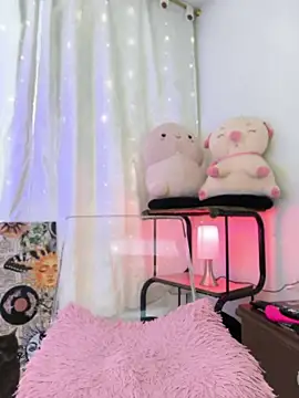 Snapshot of Chloee_Reed chatting on May 27, 10:45 am Chloee Reed online show from May 27, 10:45 am