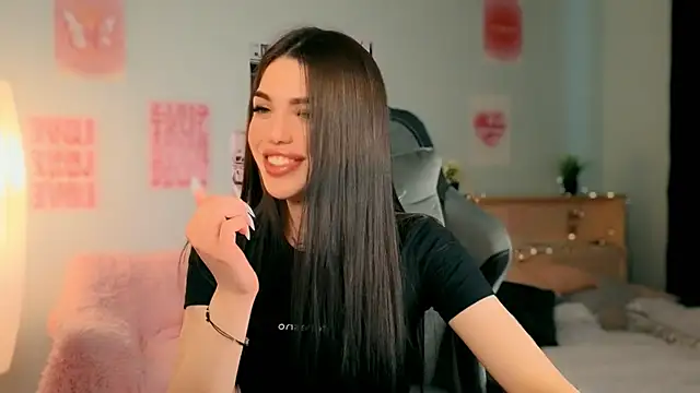 molly rettyy online show from April 9, 6:19 am