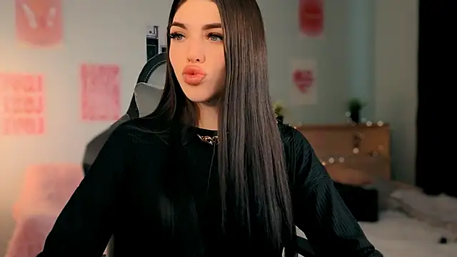 molly rettyy online show from April 10, 5:34 am