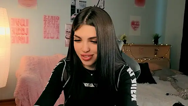 molly rettyy online show from April 12, 4:28 am