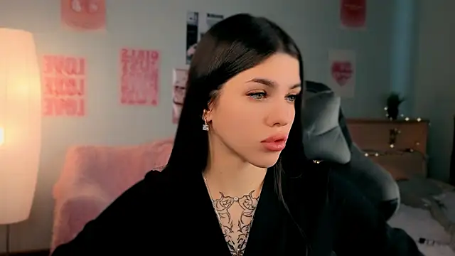 molly rettyy online show from April 18, 4:38 am