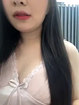 LindaBsexy online show from April 3, 4:05 pm