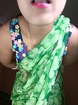 Curvy Sanaya online show from April 7, 10:15 am