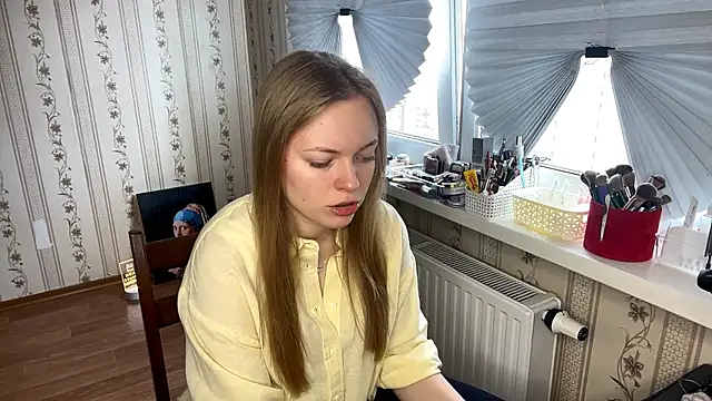 LolaZola online show from April 2, 11:08 am