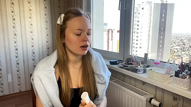 LolaZola online show from April 5, 7:27 am