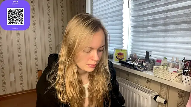 LolaZola online show from April 8, 9:09 am