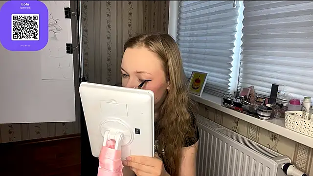 LolaZola online show from April 10, 1:27 pm