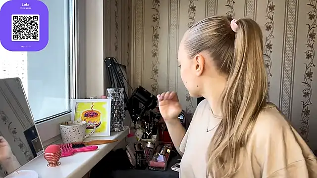 LolaZola online show from April 17, 7:22 am