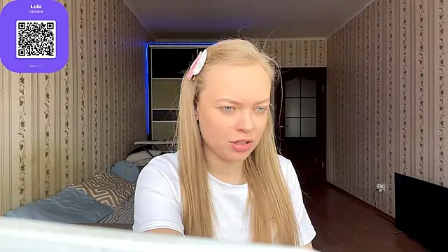 LolaZola online show from April 18, 8:07 am