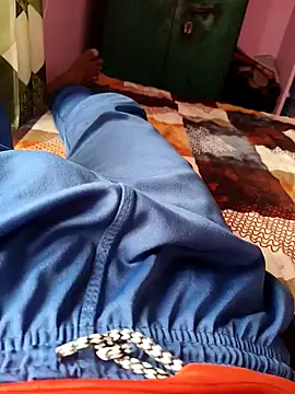 hotboy122345 online show from April 10, 2:50 am