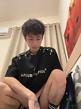 Snapshot of sexyboy-3525 chatting on May 16, 6:43 am sexyboy-3525 online show from May 16, 6:43 am