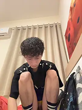 Snapshot of sexyboy-3525 chatting on May 16, 7:05 am sexyboy-3525 online show from May 16, 7:05 am