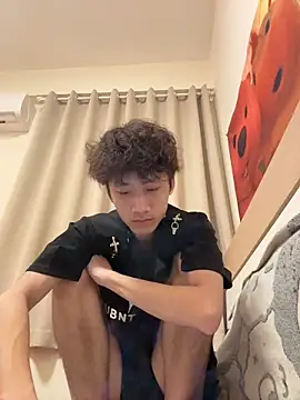 Snapshot of sexyboy-3525 chatting on May 22, 2:33 pm sexyboy-3525 online show from May 22, 2:33 pm
