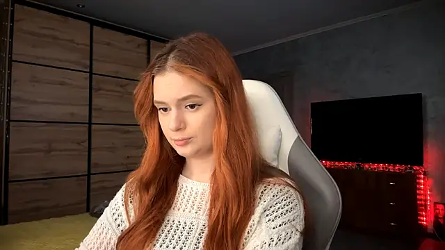 FoxyEmma online show from April 7, 3:12 pm