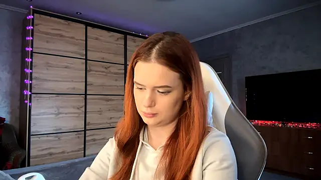 FoxyEmma online show from April 10, 3:06 pm