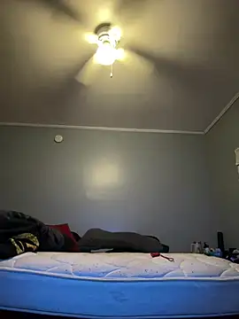 Sweetie8582 online show from April 14, 11:11 pm