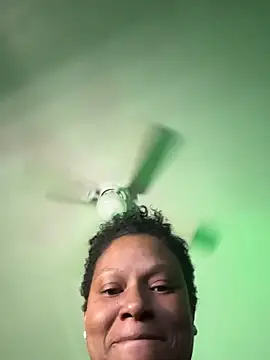 Sweetie8582 online show from April 20, 10:44 pm