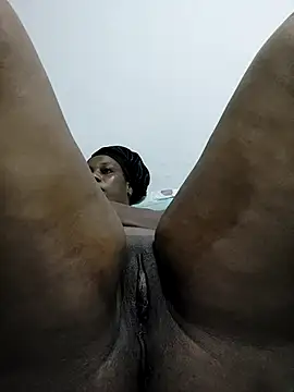 Dutches101 online show from April 9, 2:00 am