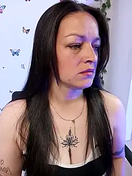 Isa bluee online show from April 8, 2:11 am