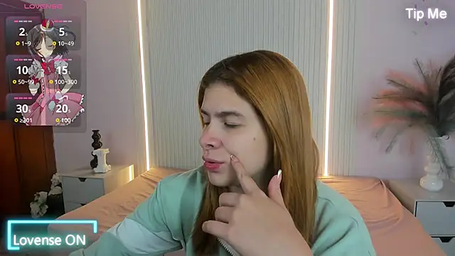 AliceHill8 online show from April 19, 11:42 am