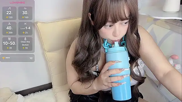 nicole-0329 online show from April 8, 5:46 pm