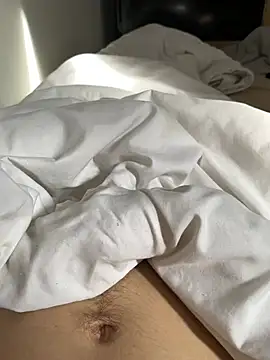 alexiiiiiiioo online show from April 6, 8:15 am