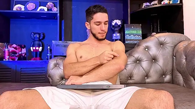 axel tone online show from April 17, 10:46 pm