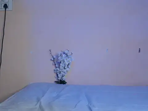 chocolate sophia online show from April 2, 11:30 am