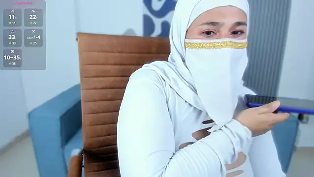 Snapshot of Thalia_hala chatting on June 14, 5:37 pm Thalia hala online show from June 14, 5:37 pm