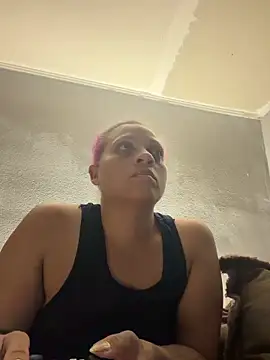 SHY QUINN online show from April 12, 8:14 pm