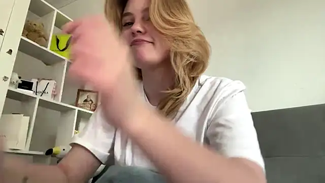 Delia cute online show from April 4, 12:46 pm